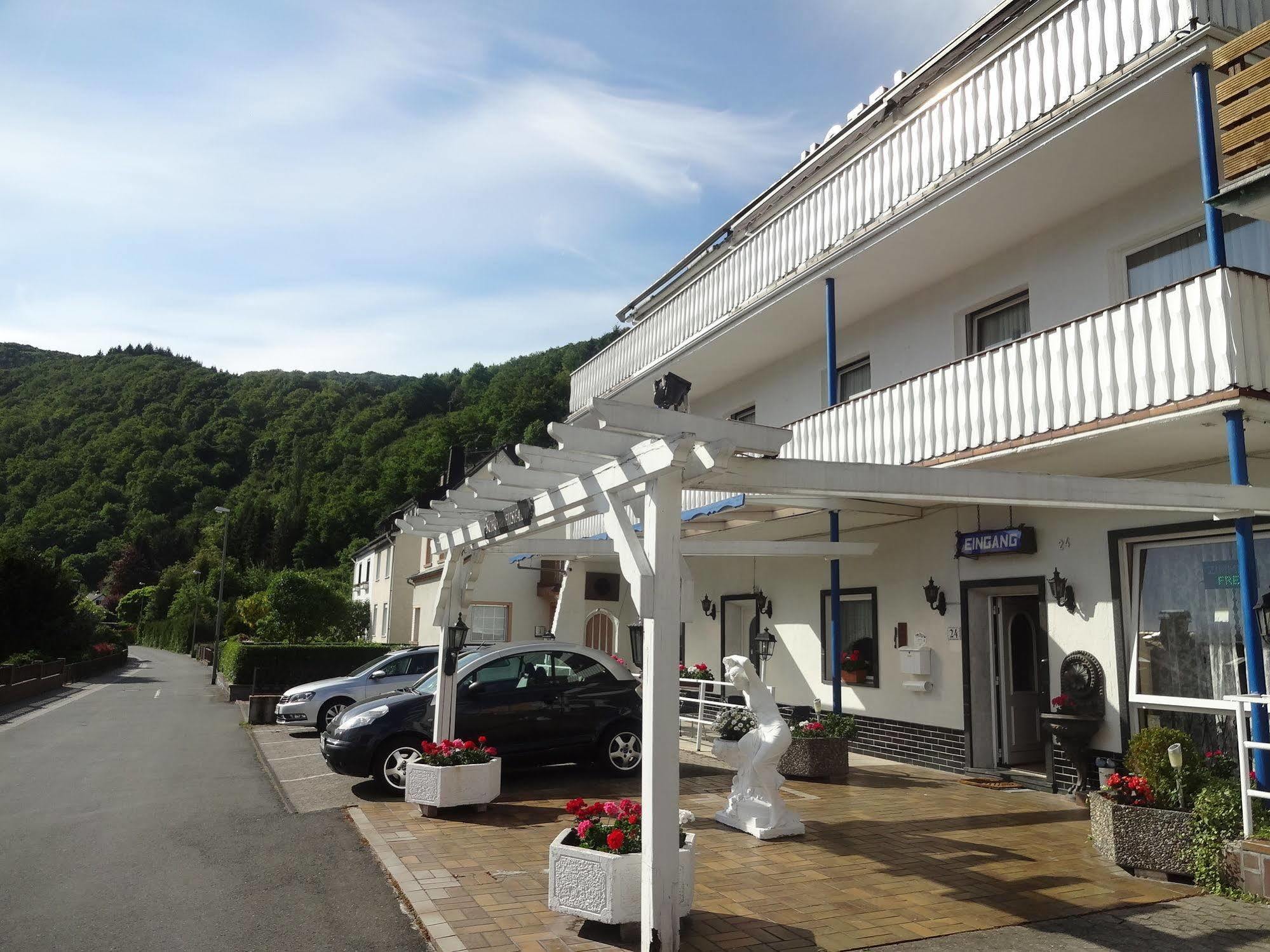 Star Hotel Fachbach 外观 照片