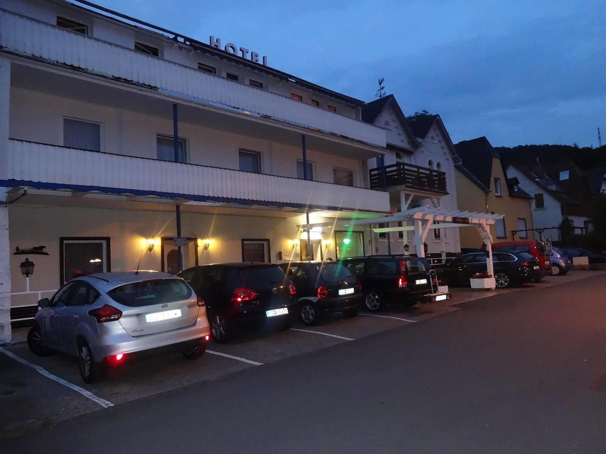 Star Hotel Fachbach 外观 照片
